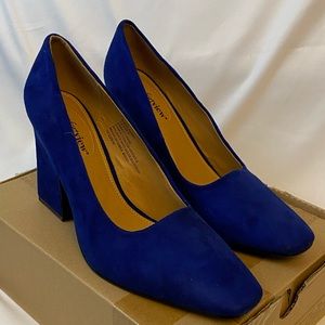 Comfortview Emma Microsuede Pump. Size 10 1/2 in Dark Sapphire